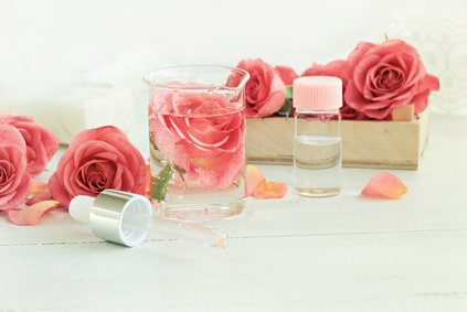 Růžová voda (1)
