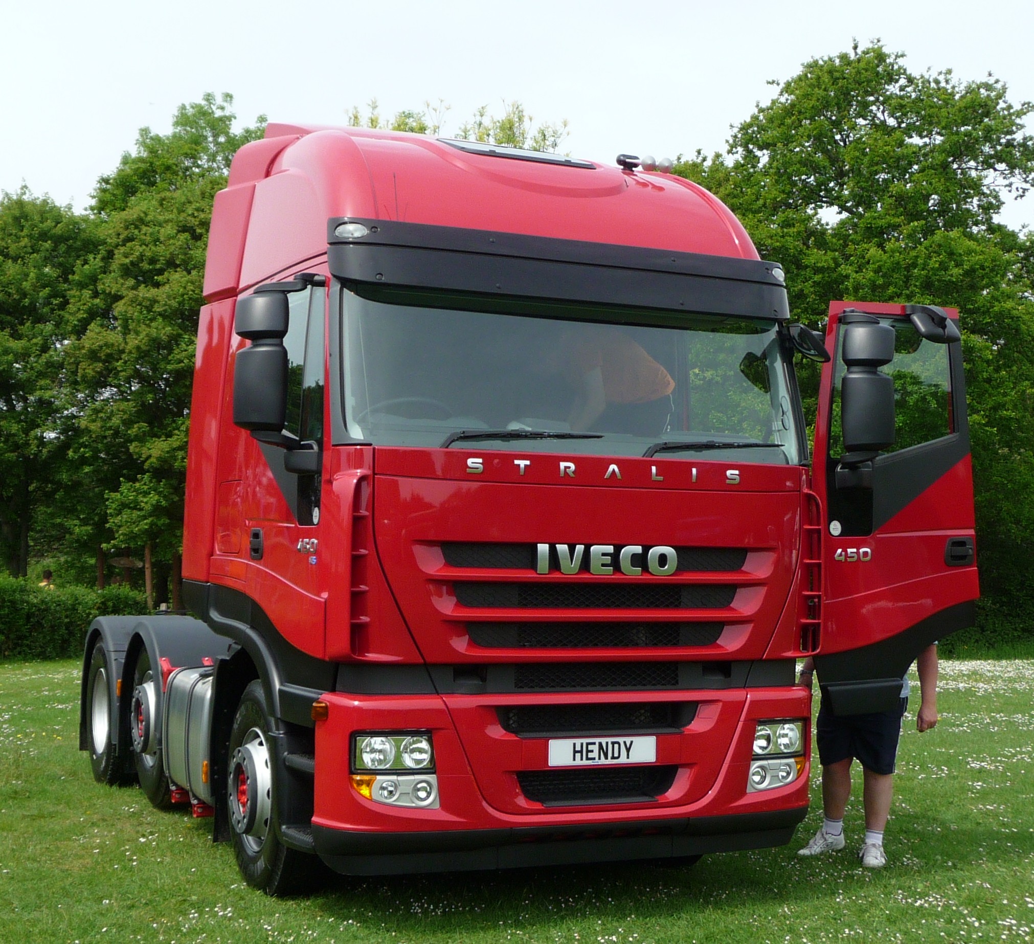 Iveco_Stralis_cab_at_Southern_Vectis_Bustival