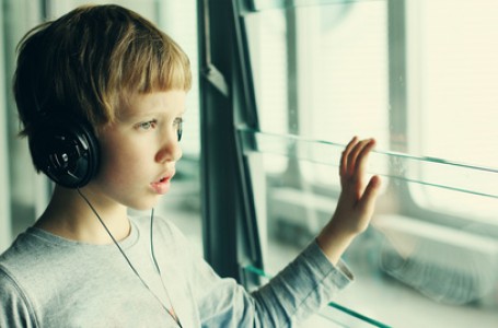 Aspergerův syndrom je často v očích rodičů spojován s očkováním dětí. Tato souvislost však zatím nebyla vědecky prokázána. Aspergerův syndrom je často v očích rodičů spojován s očkováním dětí. Tato souvislost však zatím nebyla vědecky prokázána.