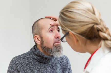 Retinitis pigmentosa postihuje spíše muže. Retinitis pigmentosa postihuje spíše muže.