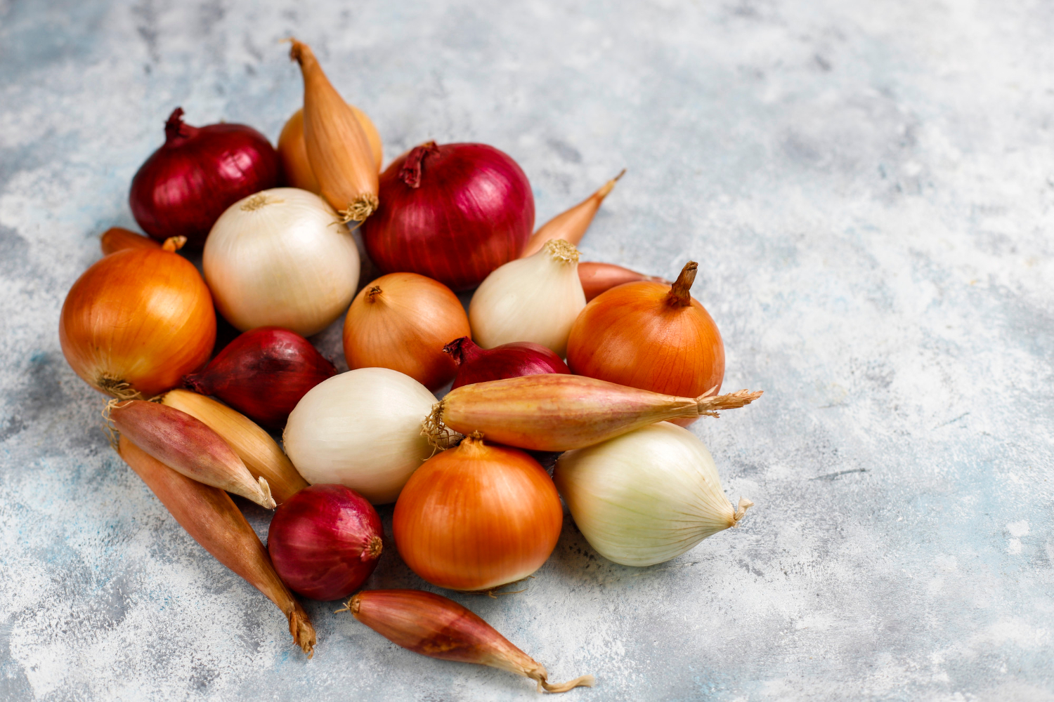 various-types-onions-red-white-yellow-shallot.jpg
