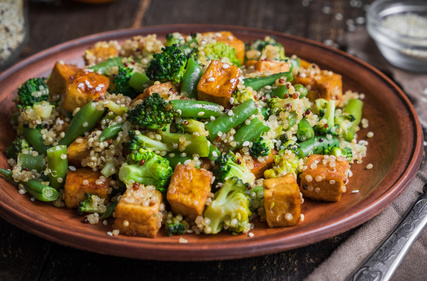 Quinoa s tofu a zeleninou