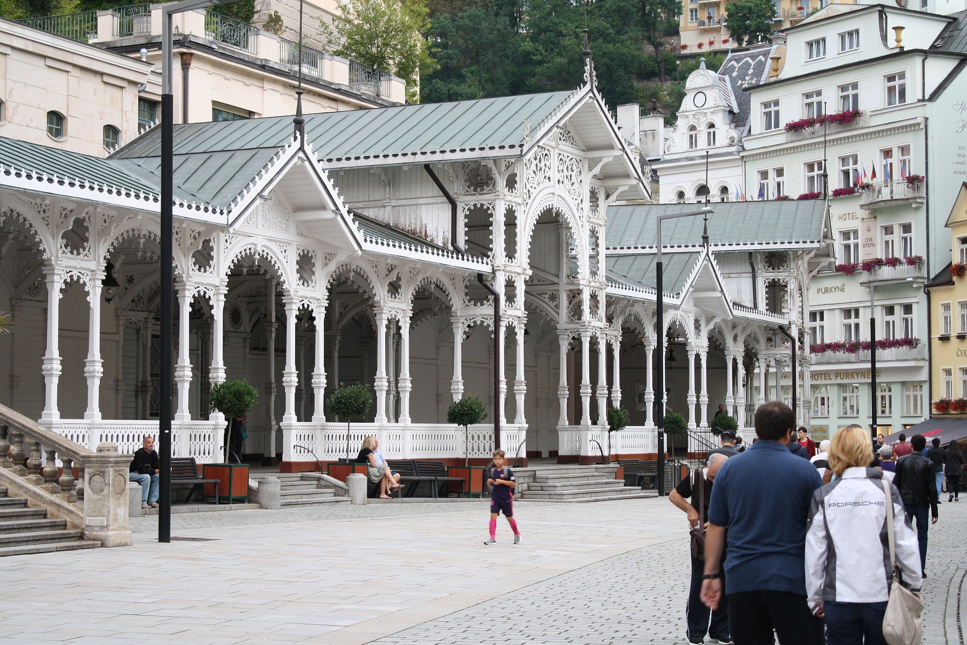 Lázeňské město Karlovy Vary rozhodně stojí za poznání! Naprosto vás uchvátí...