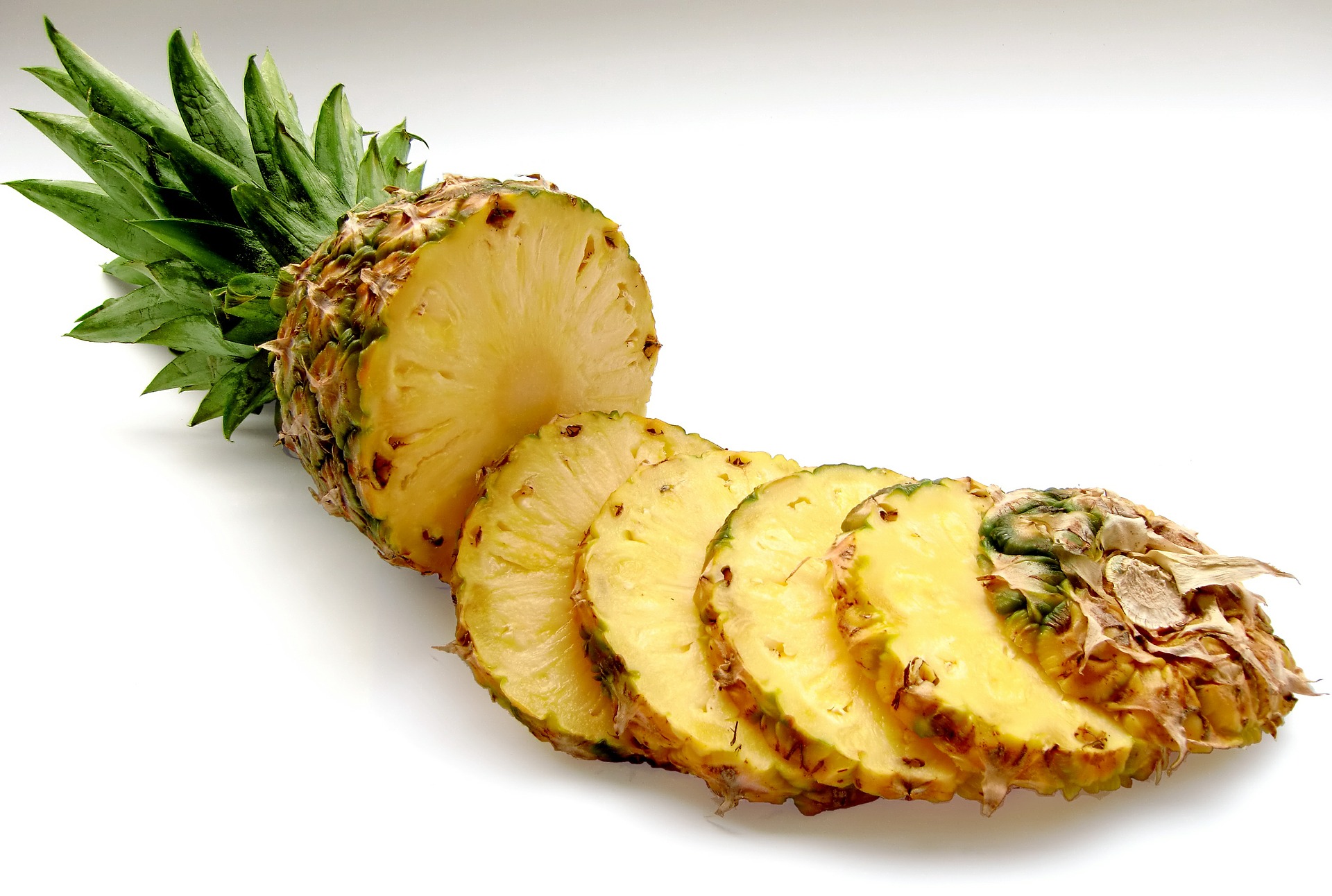 Ananas je nejen chutný, ale i účinný v boji proti vráskám. 