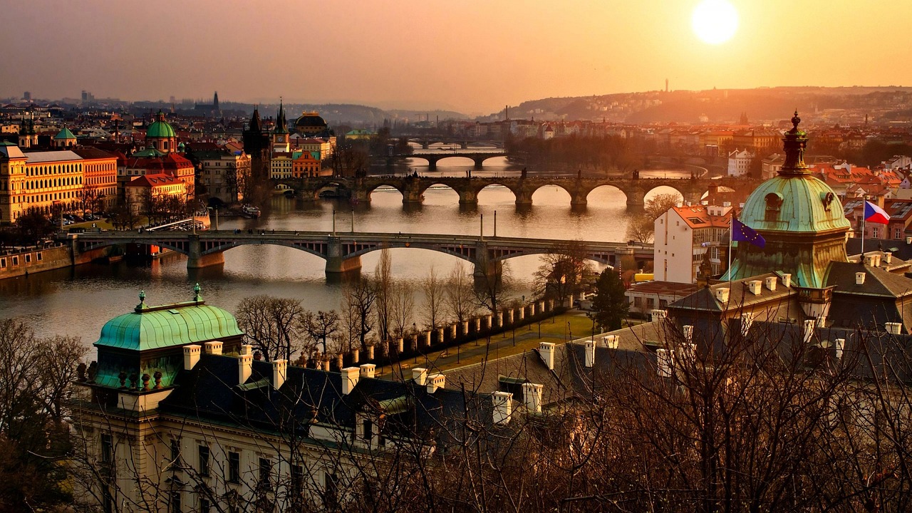 Pokud zavítáte během podzimních prázdnin do Prahy, nezapomeňte se pokochat historickým centrem!