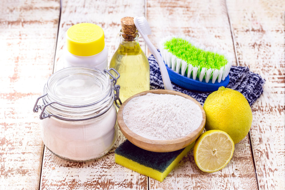 Ocet nebo citrón a jedlá soda poslouží místo většiny čističů