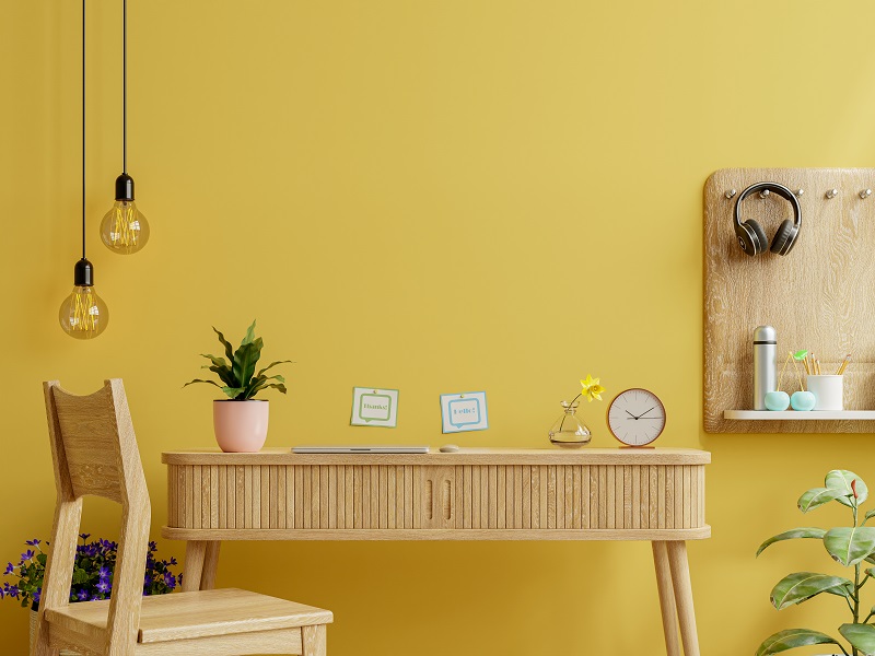 Do kanceláře či domácí pracovny lze též volit žlutou. Podpoří vaši produktivitu a dobrou náladu!