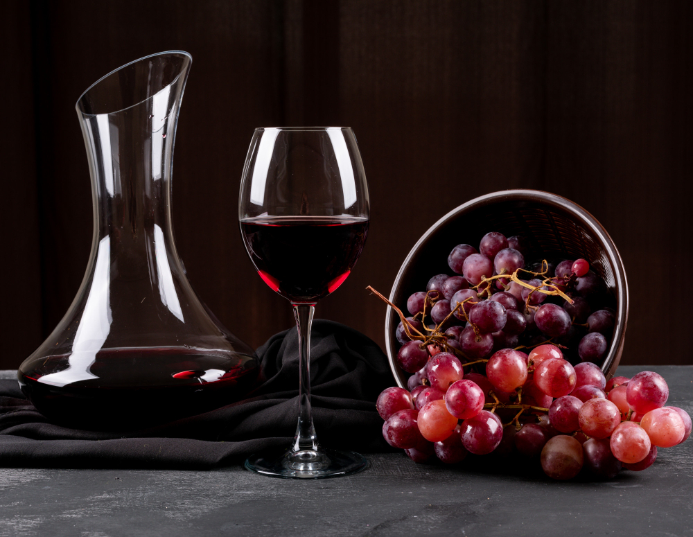 Červené víno ukrývá více antioxidantů než víno bílé, je proto zdravější