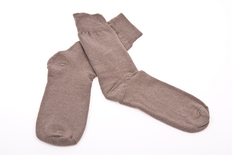 Nahřívací polštářek z ponožky je levnou a snadnou alternativou toho kupovaného.