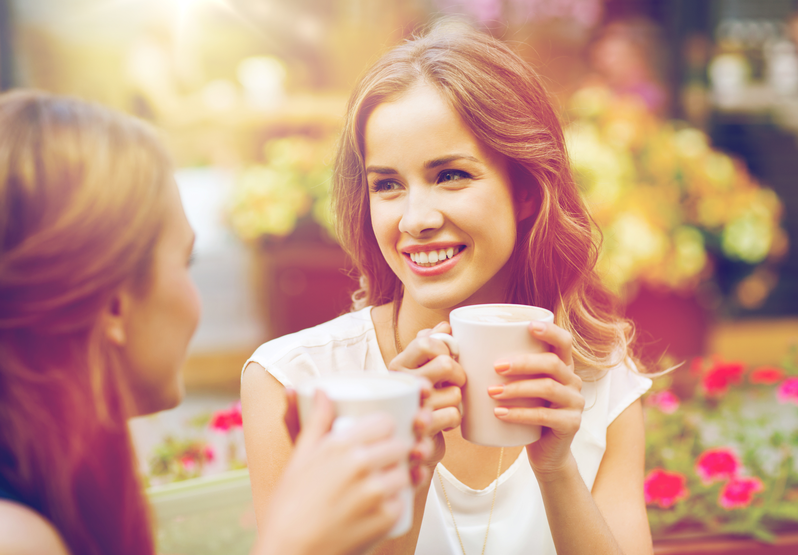 Jak se vyhnout angíně v létě? Nepijte chlazené nápoje, ale čaj. 